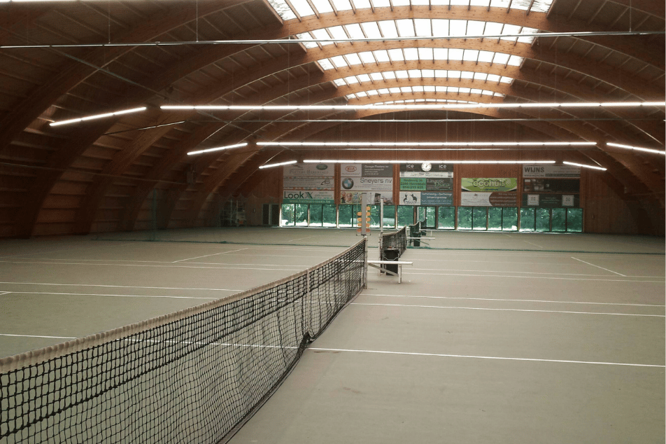 6 indoor tennisterreinen tijdens het winterseizoen in Herentals
